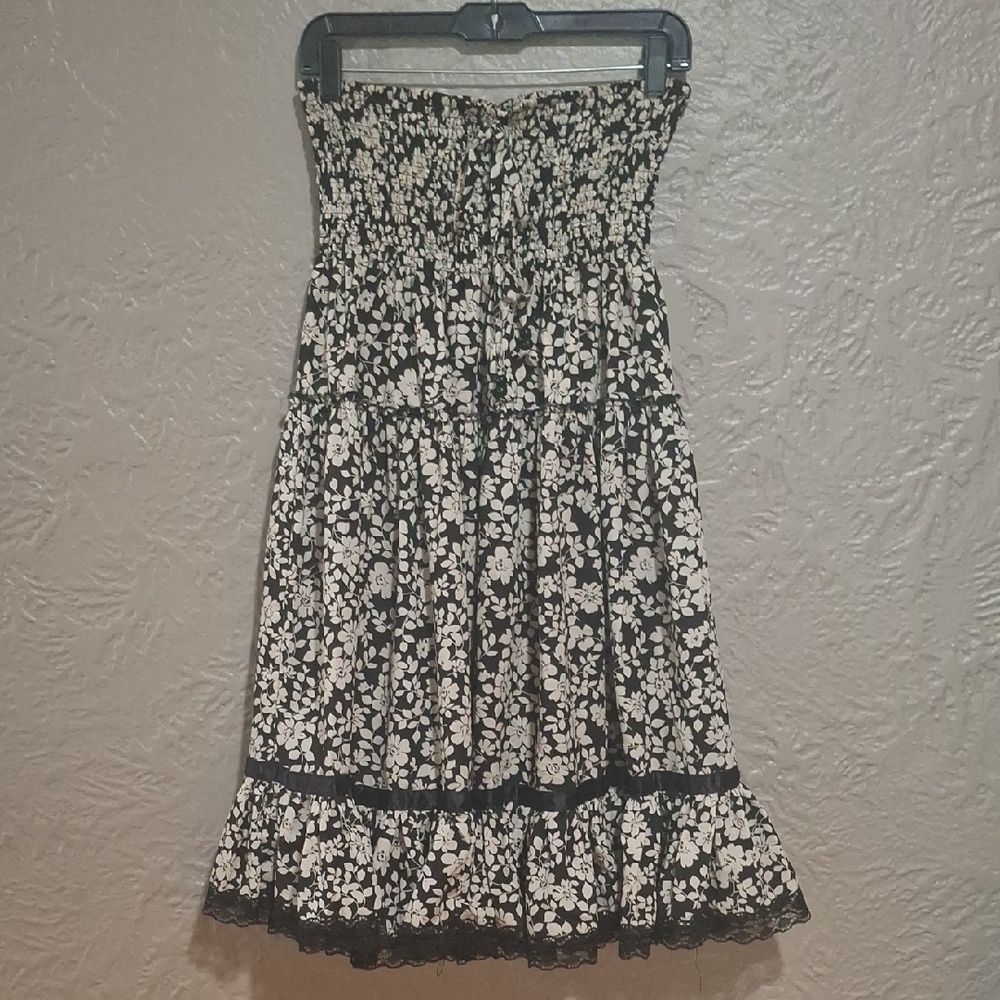 Lapis Wome's Black and Cream Floral Dress Size M